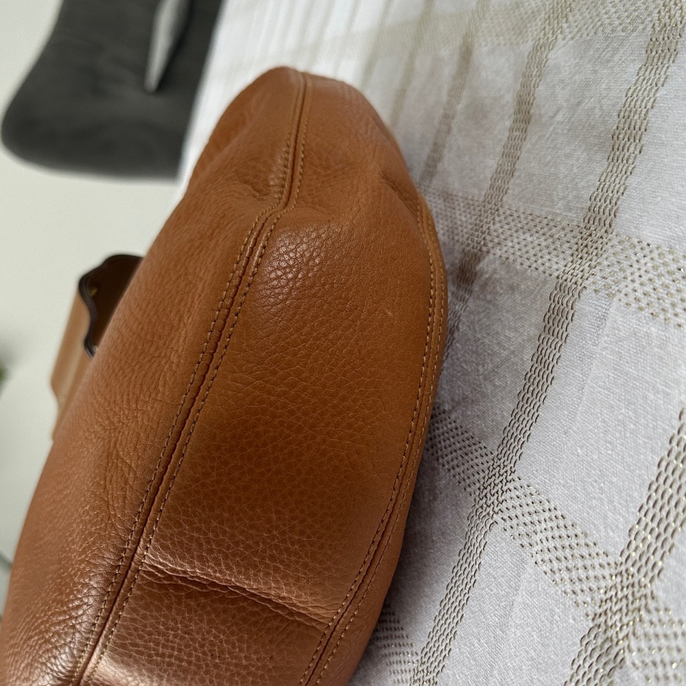 ✨ Authentic Dior Trotteur  Hobo Bag – Tan Leather with Gold Hardware ✨ - Picture 10 of 16